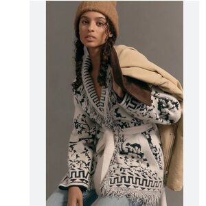 NVLT Knit Fringe Cardigan
Sweater Anthropologie size L XL New w tags W/O belt